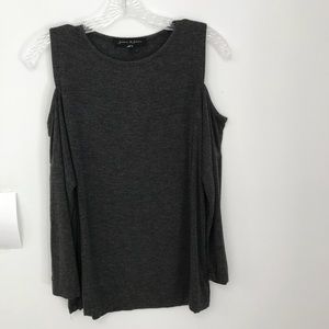 JASMINE & JULIANA cold shoulder top SZ small